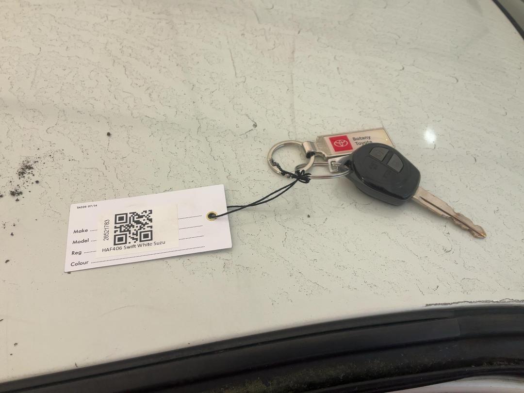Photo '16' of Suzuki Swift Photo '16' of Suzuki Swift