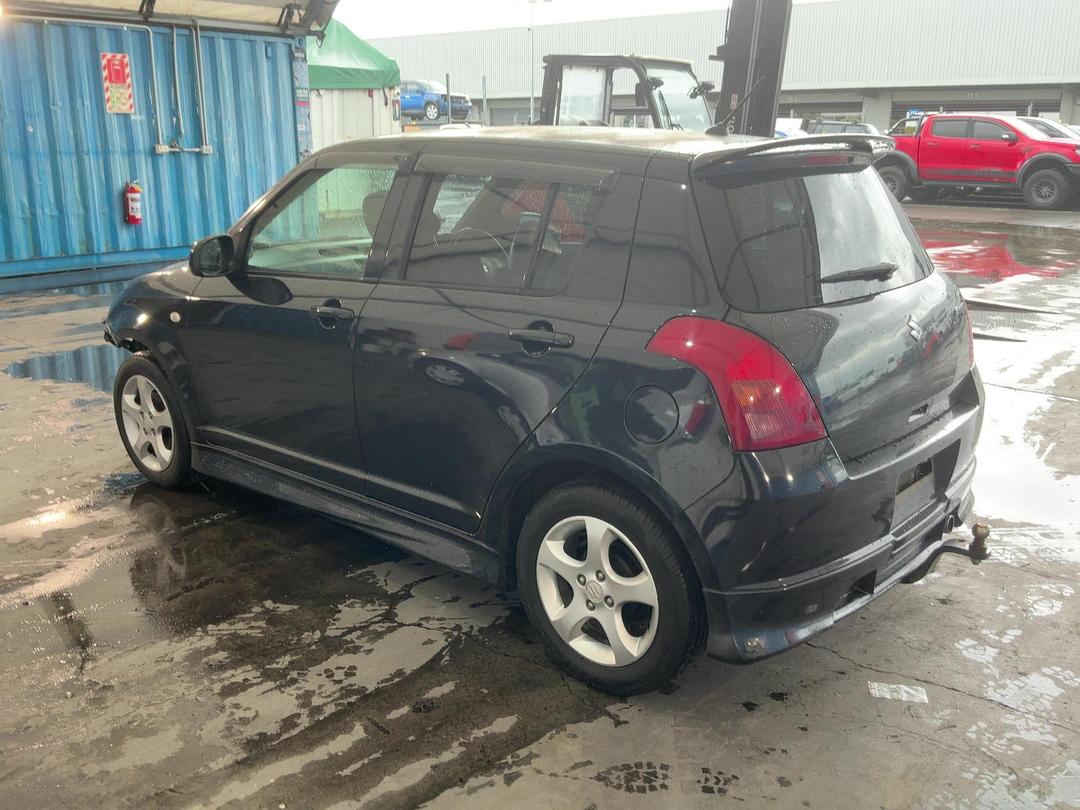 Photo '7' of Suzuki Swift Photo '7' of Suzuki Swift