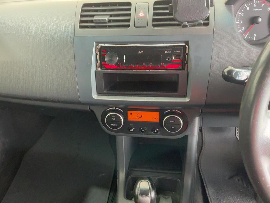 Photo '17' of Suzuki Swift Photo '17' of Suzuki Swift