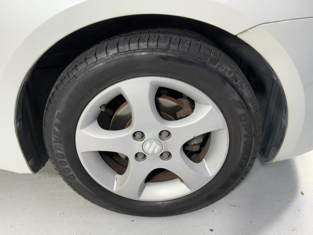 Photo '9' of Suzuki Swift