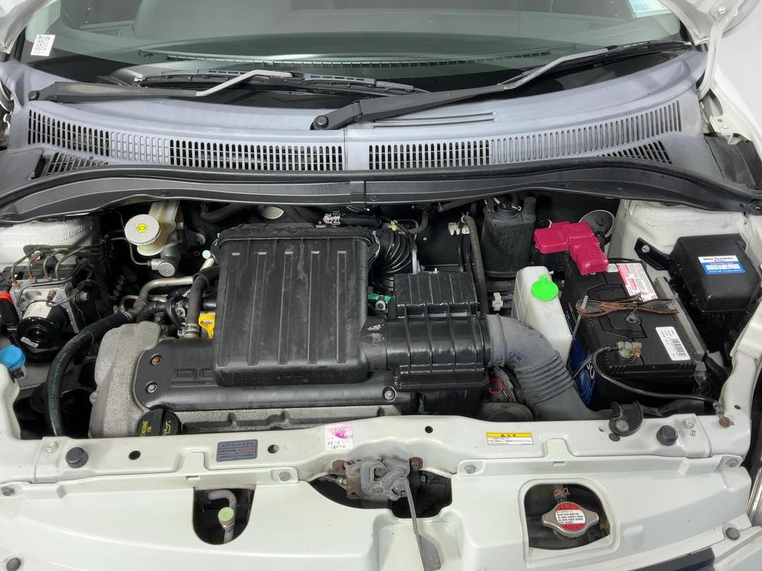 Photo '13' of Suzuki Swift