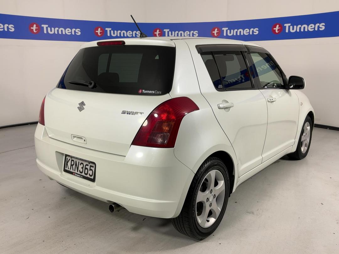 Photo '7' of Suzuki Swift