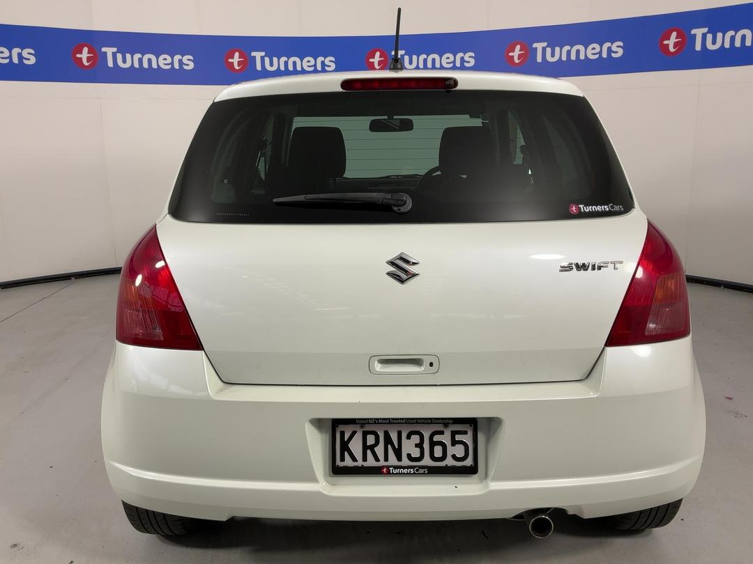 Photo '6' of Suzuki Swift