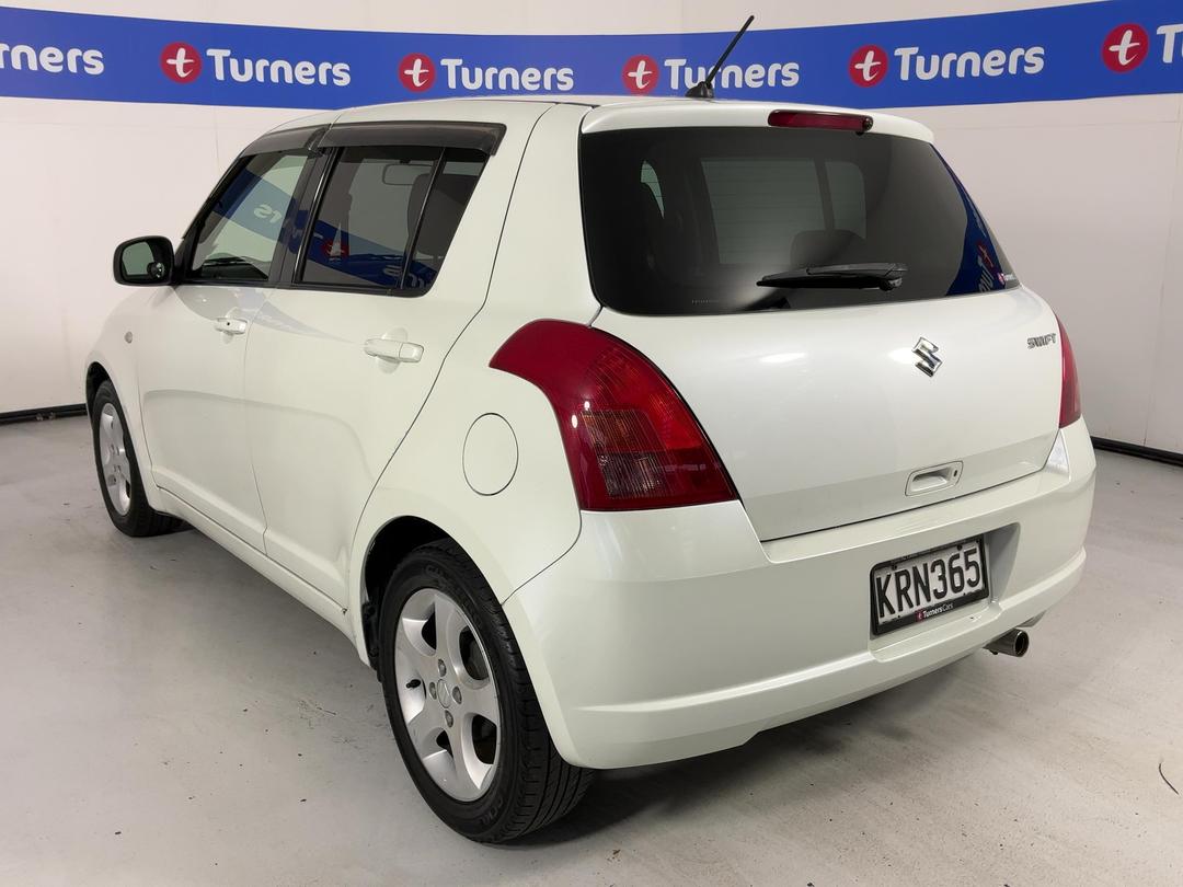 Photo '5' of Suzuki Swift