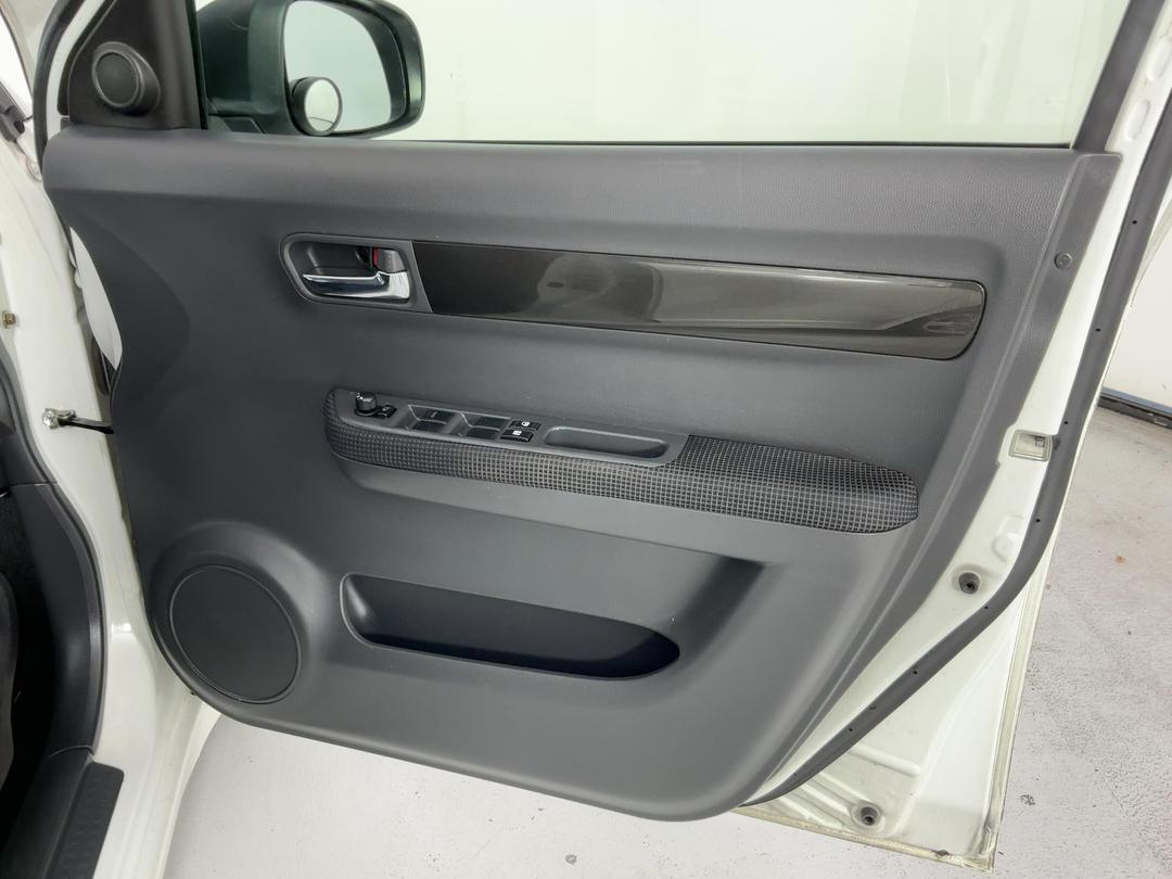 Photo '15' of Suzuki Swift