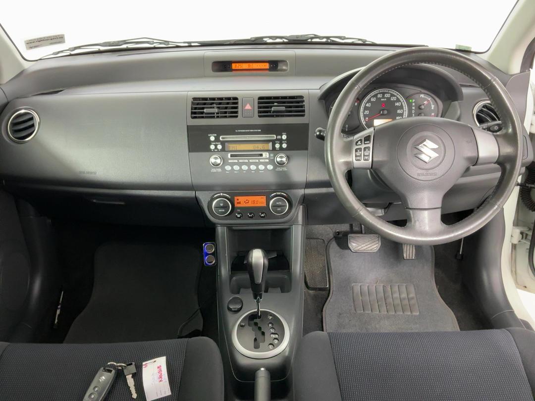 Photo '17' of Suzuki Swift