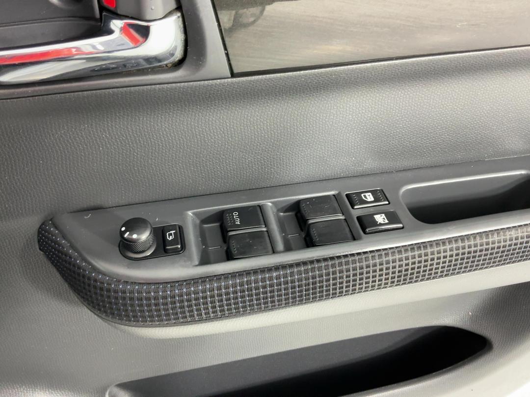Photo '24' of Suzuki Swift