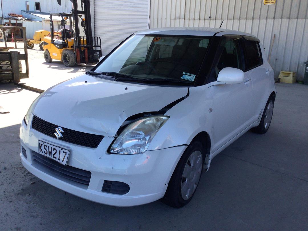 Photo '3' of Suzuki Swift Photo '3' of Suzuki Swift