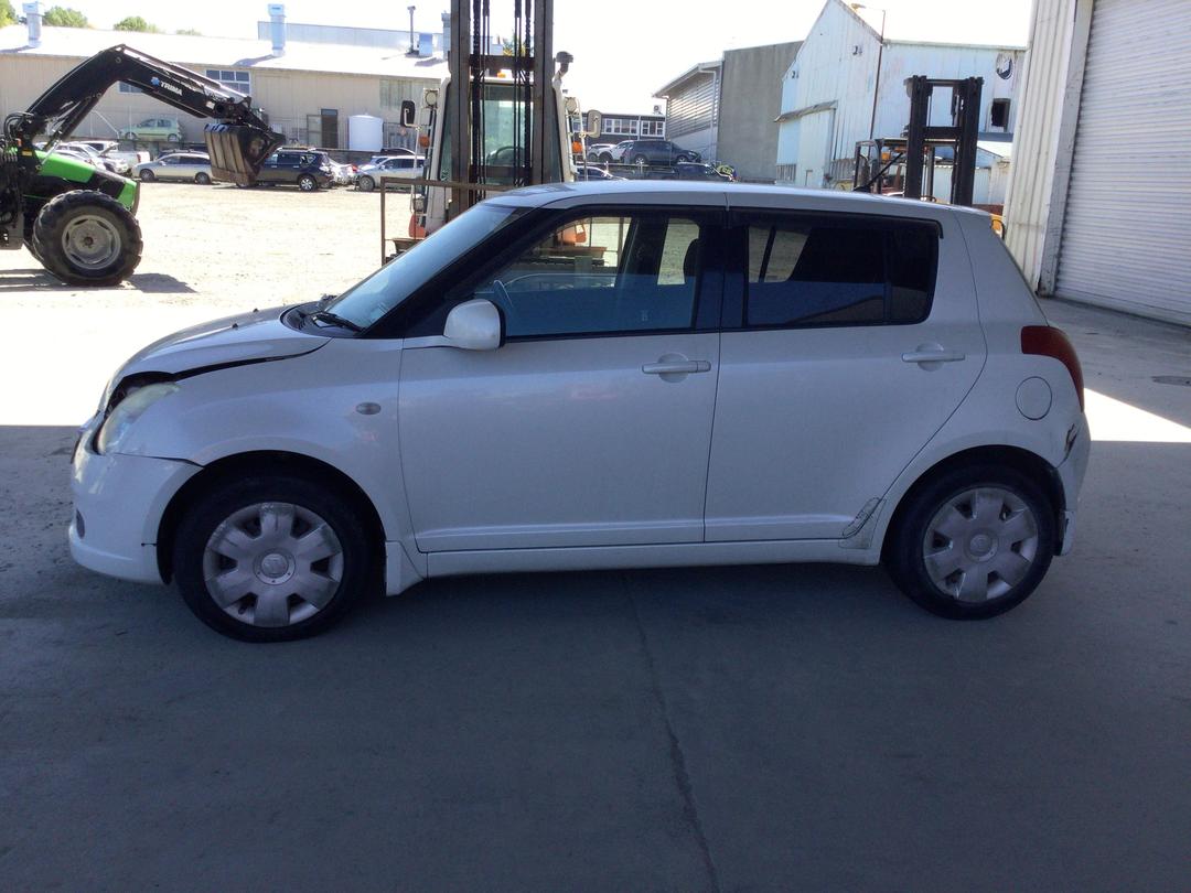 Photo '4' of Suzuki Swift Photo '4' of Suzuki Swift