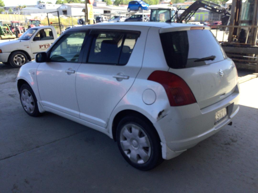 Photo '5' of Suzuki Swift Photo '5' of Suzuki Swift