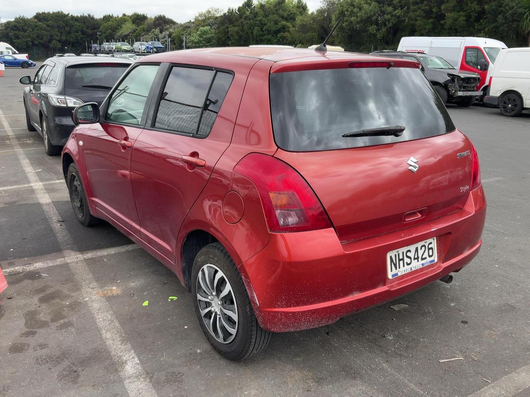 Photo '3' of Suzuki Swift Photo '3' of Suzuki Swift