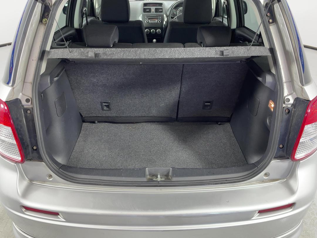 Photo '14' of Suzuki SX4