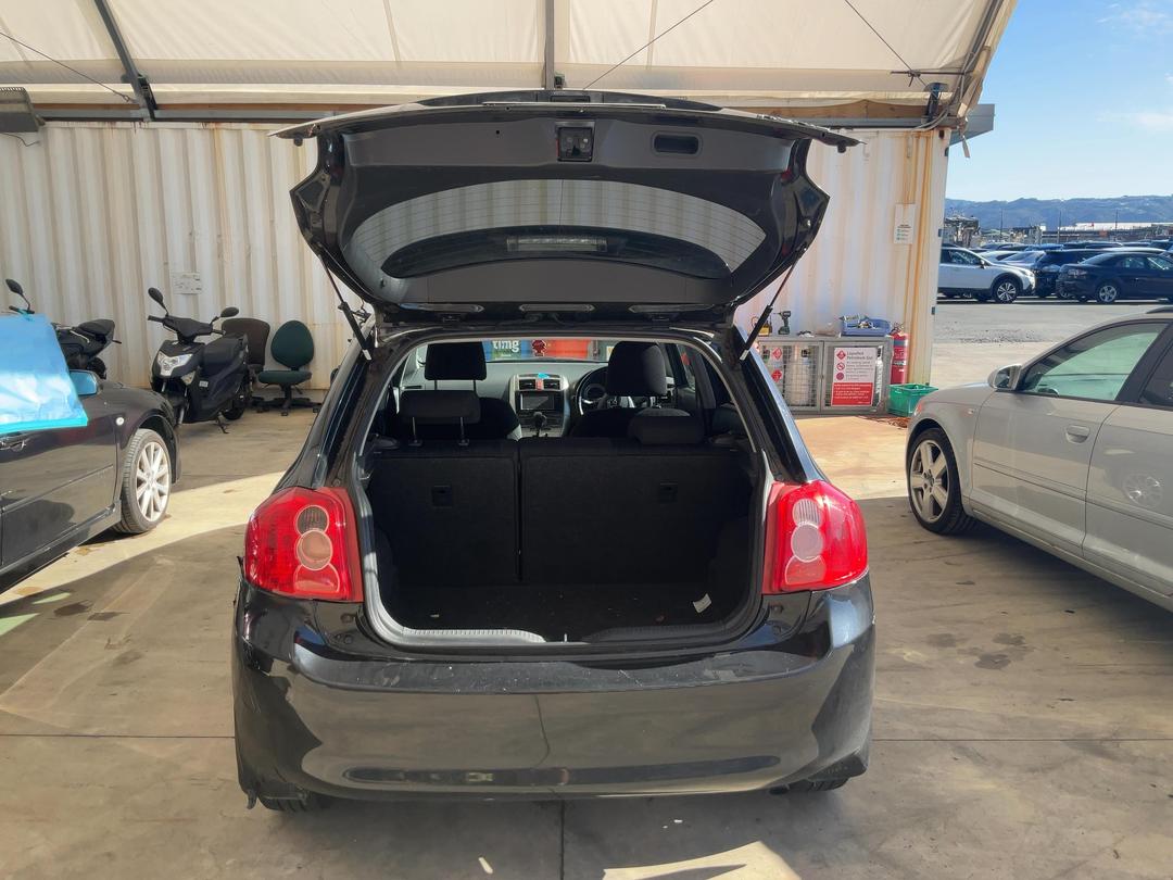 Photo '9' of Toyota Auris