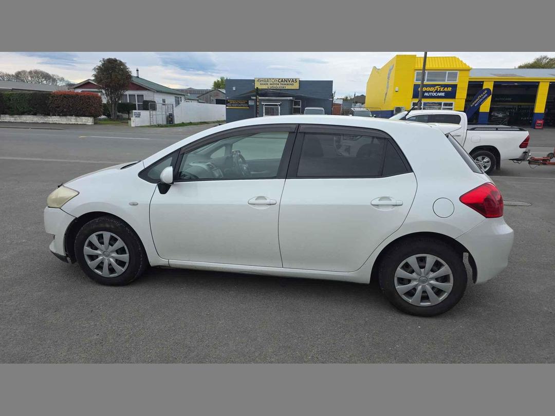 Photo '10' of Toyota Auris Photo '10' of Toyota Auris