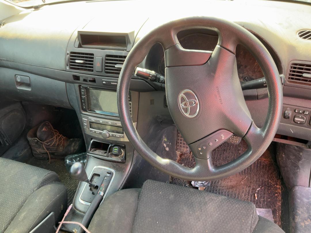 Photo '9' of Toyota Avensis