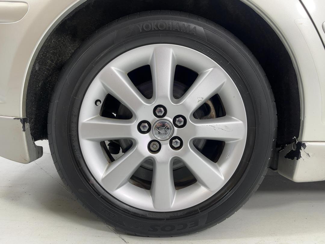 Photo '12' of Toyota Avensis