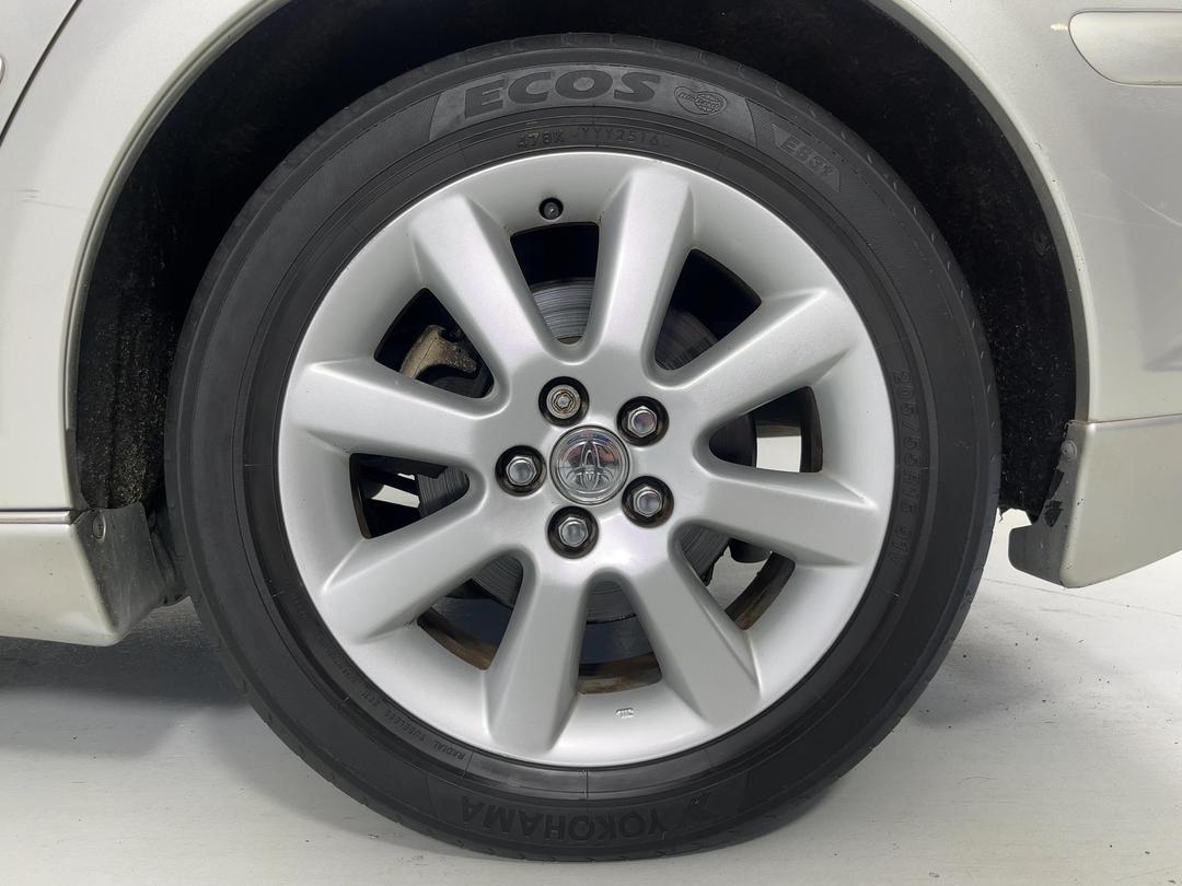 Photo '11' of Toyota Avensis