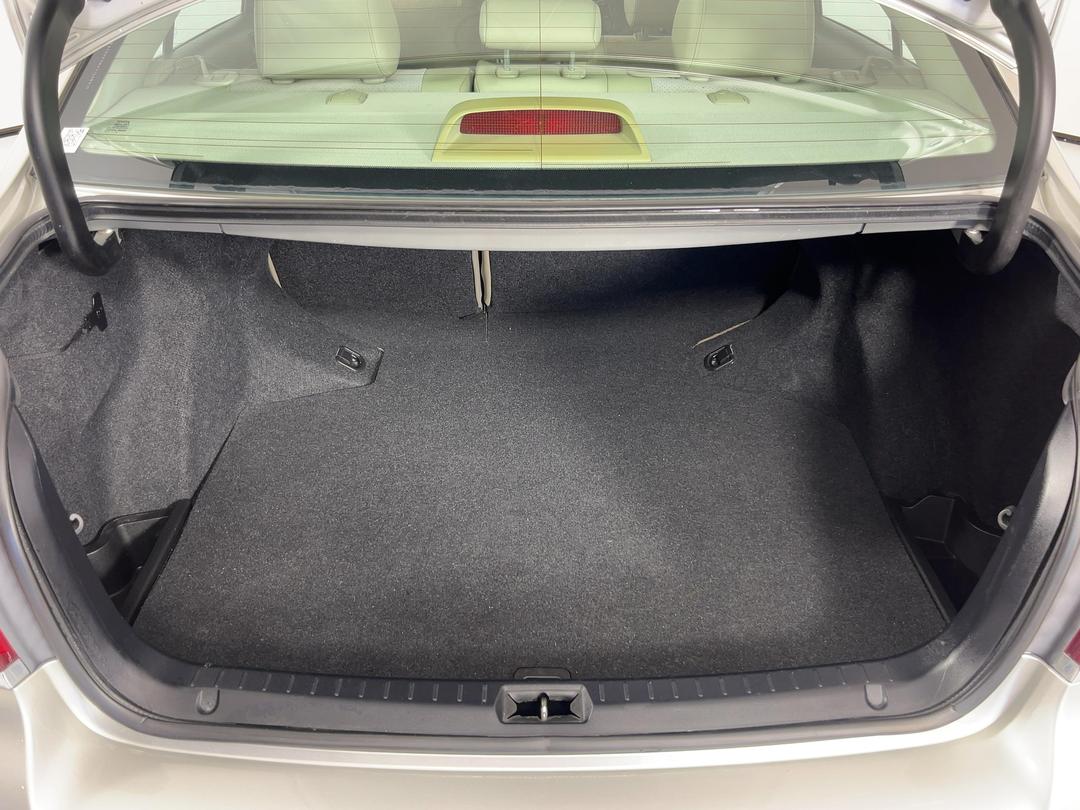 Photo '14' of Toyota Avensis