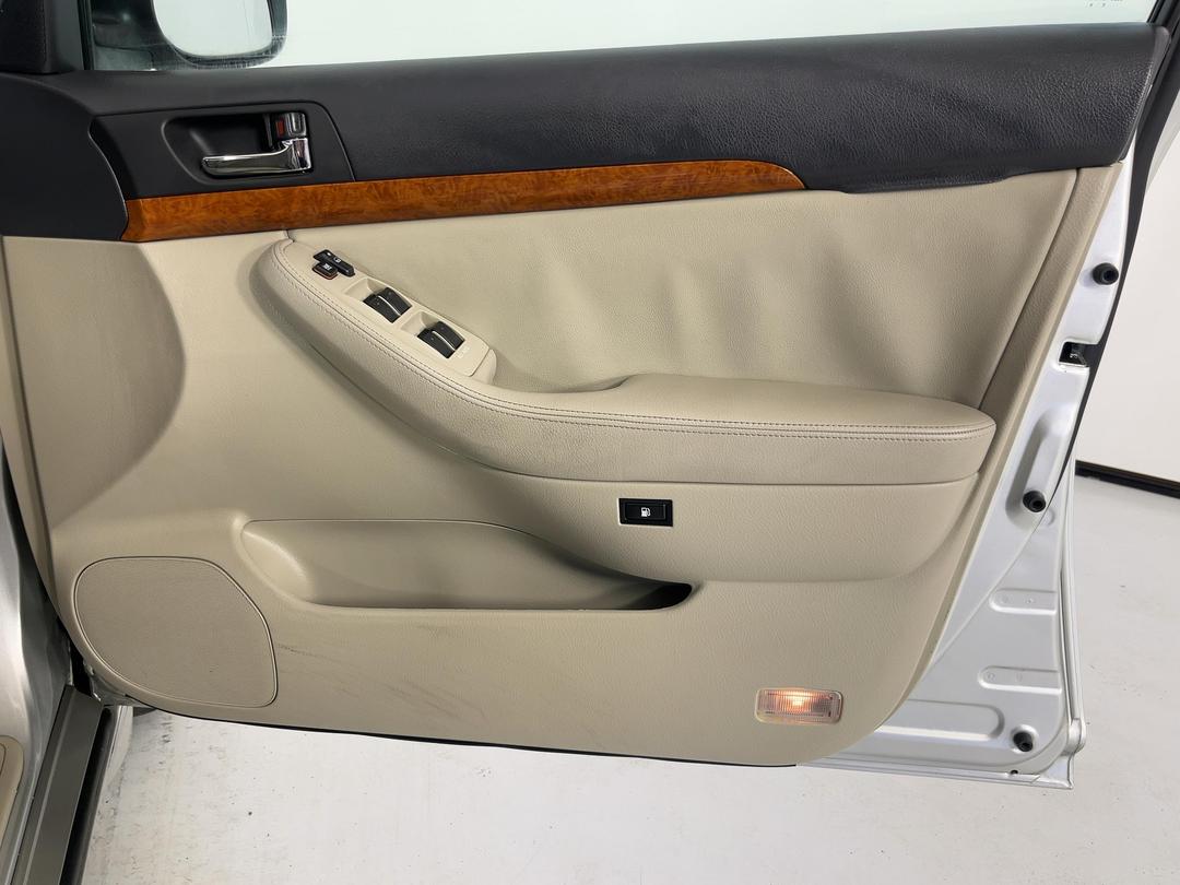 Photo '15' of Toyota Avensis