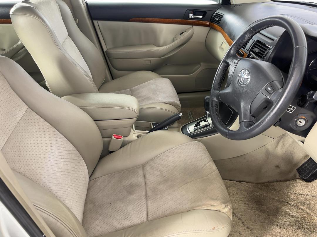 Photo '16' of Toyota Avensis
