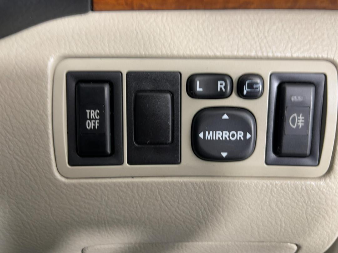 Photo '27' of Toyota Avensis
