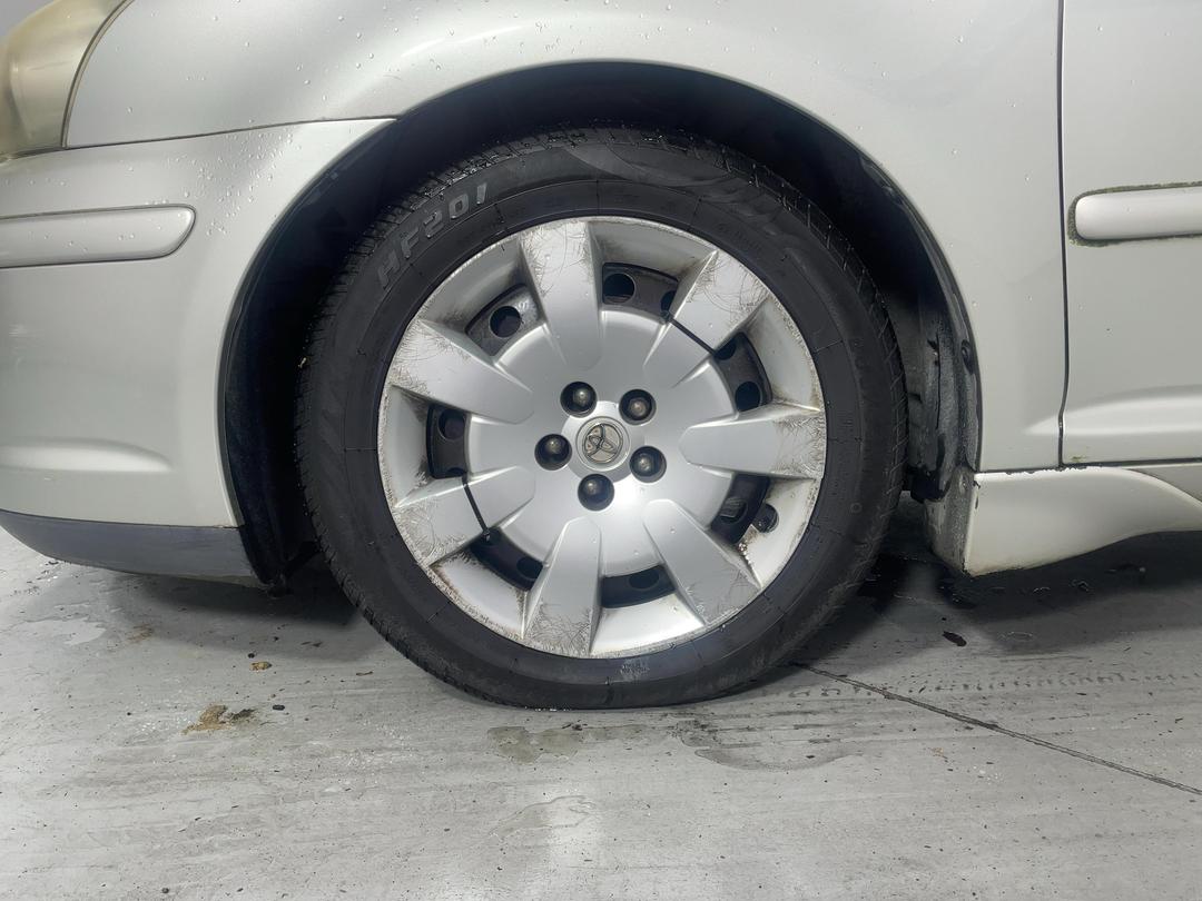 Photo '10' of Toyota Avensis