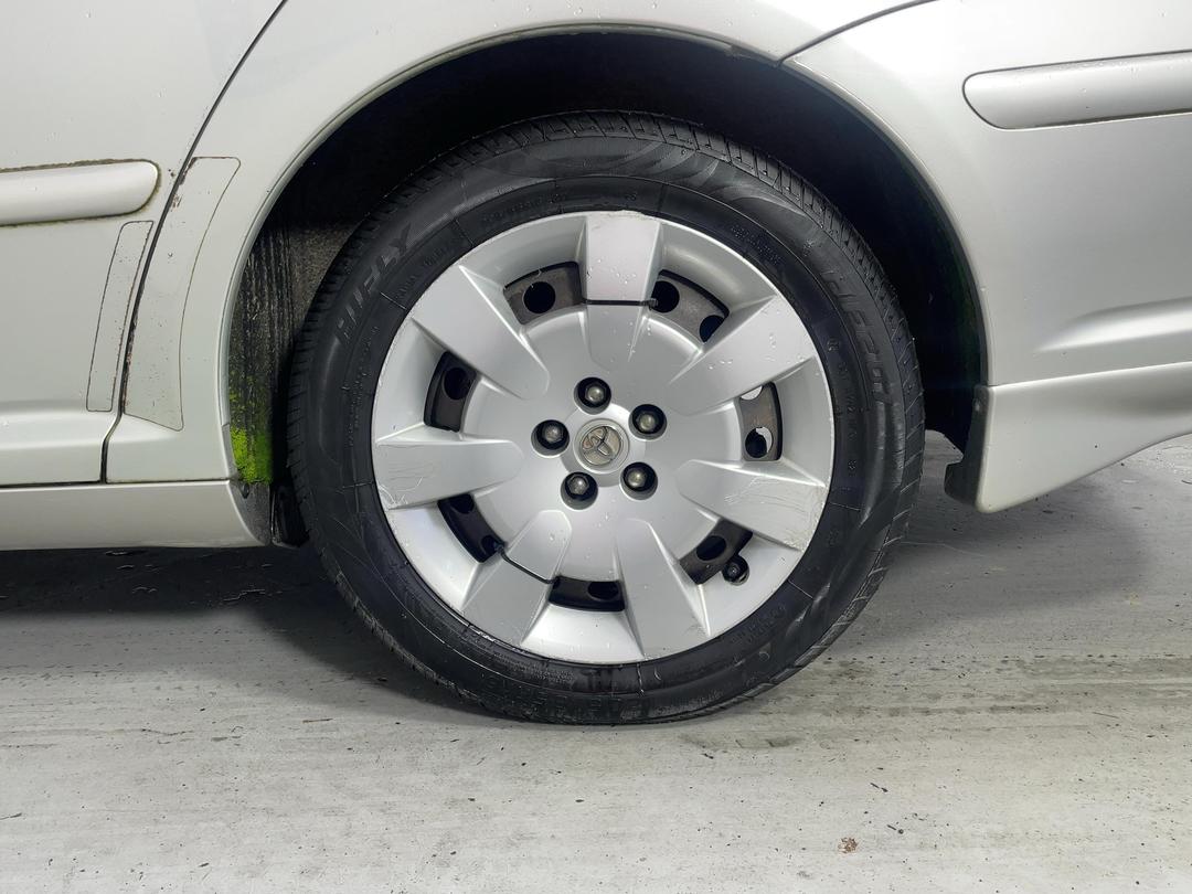 Photo '11' of Toyota Avensis