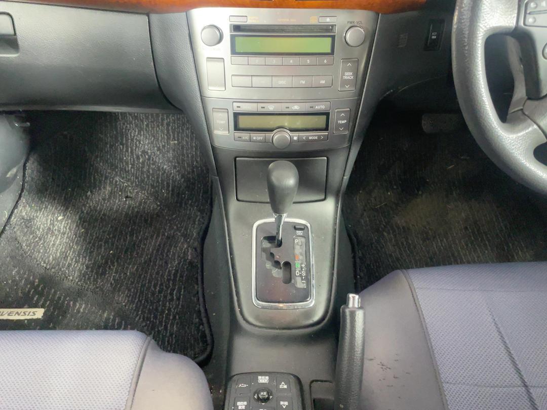 Photo '18' of Toyota Avensis