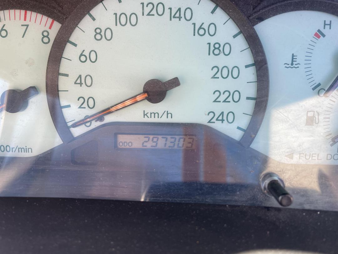 Photo '16' of Toyota Corolla GL