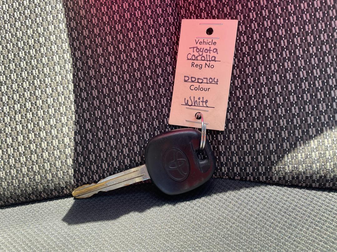 Photo '15' of Toyota Corolla GL