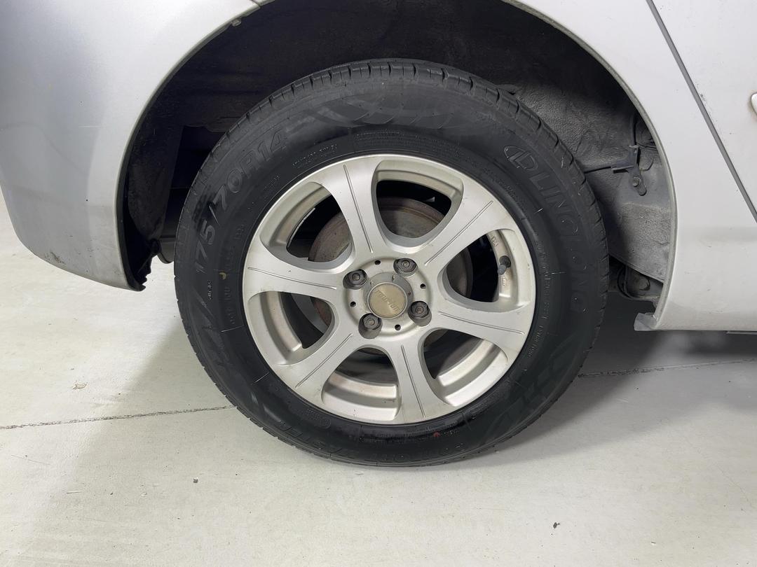 Photo '12' of Toyota Corolla