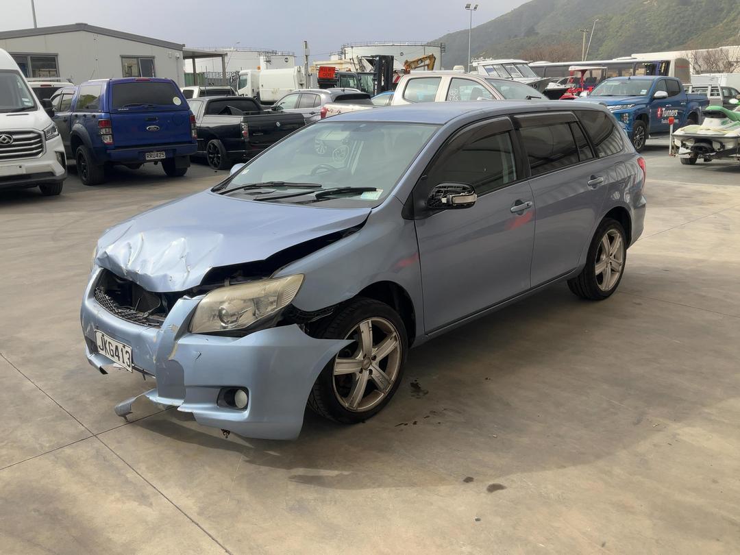 Photo '4' of Toyota Corolla Fielder 1.8 Photo '4' of Toyota Corolla Fielder 1.8