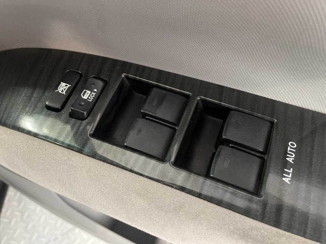 Photo '24' of Toyota Estima