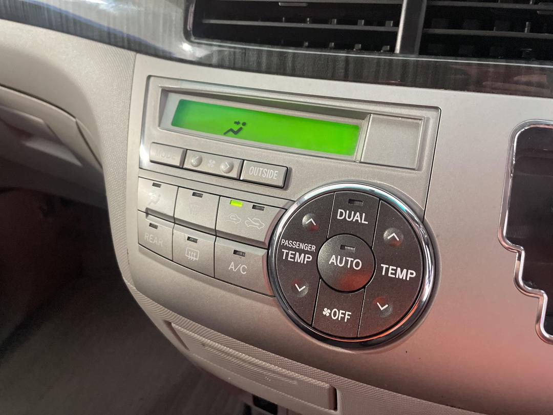 Photo '29' of Toyota Estima