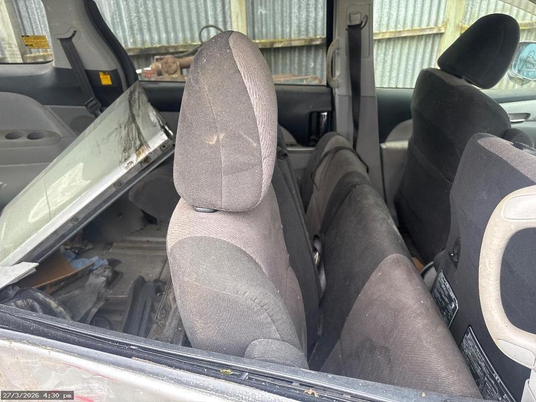 Photo '10' of Toyota Estima