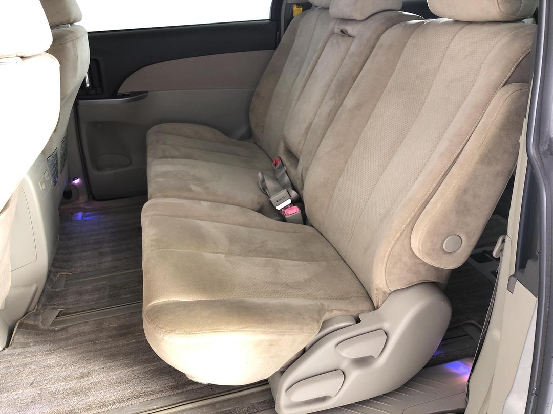 Photo '18' of Toyota Estima