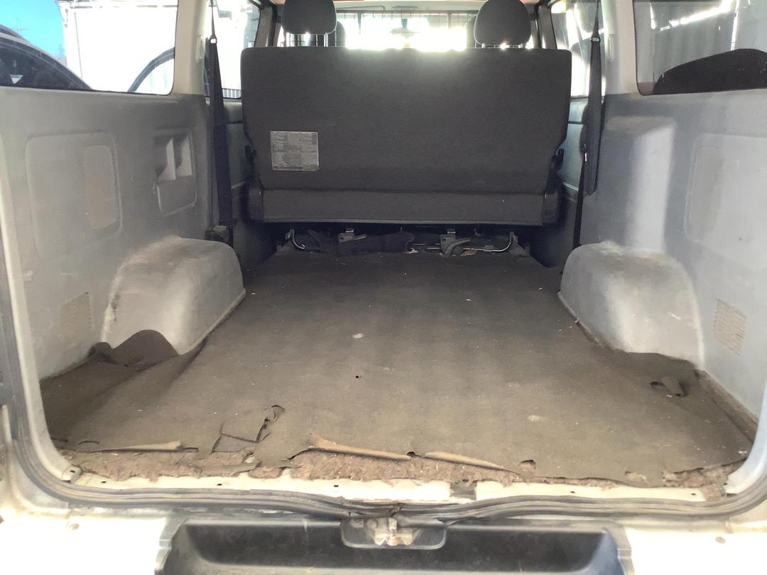 Photo '6' of Toyota Hiace