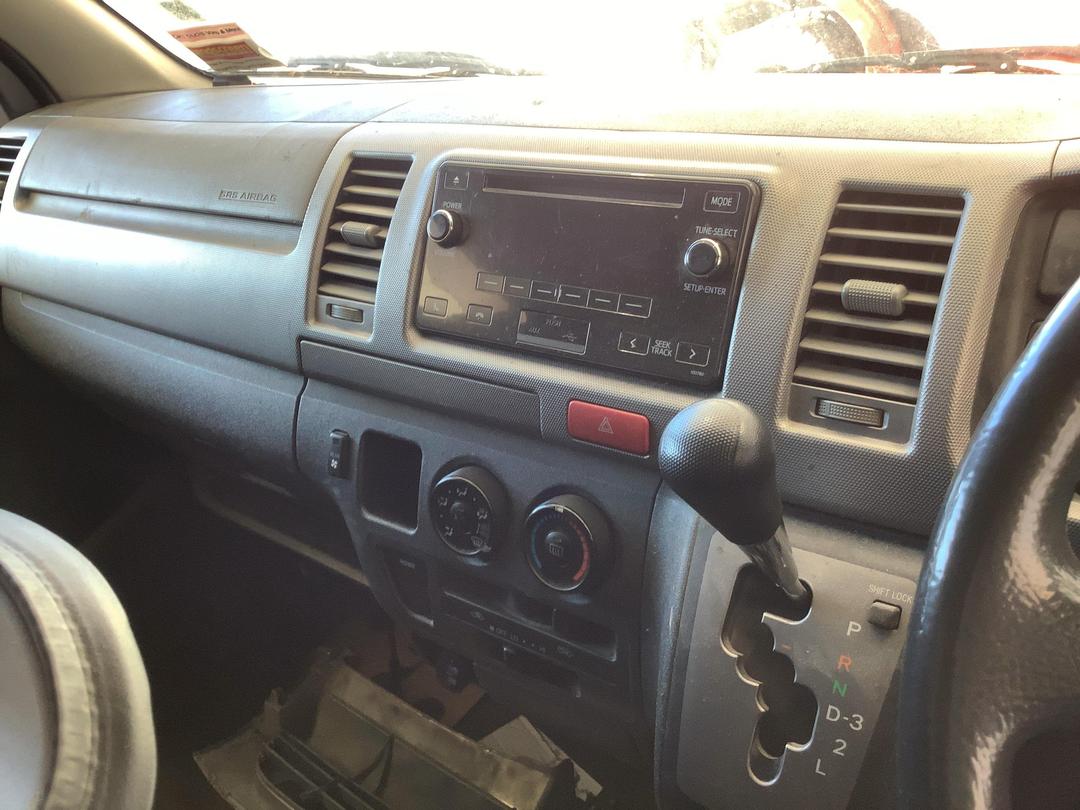 Photo '14' of Toyota Hiace