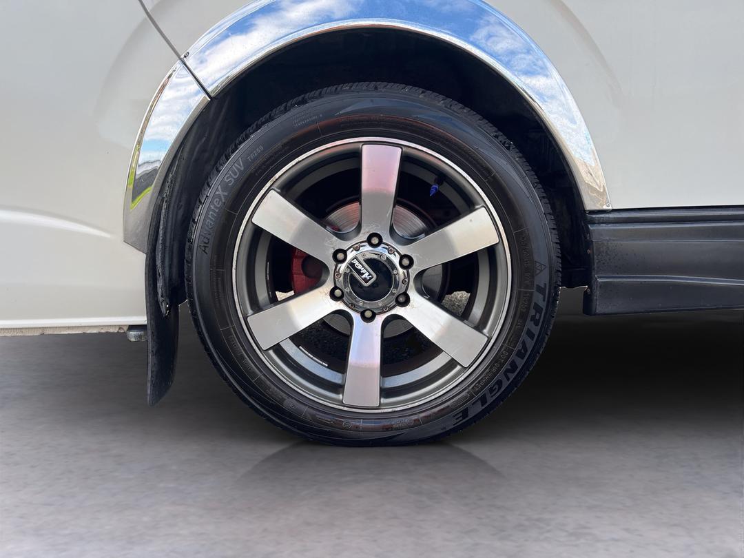 Photo '9' of Toyota Hiace