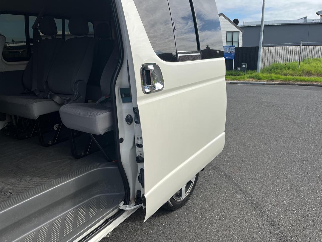 Photo '19' of Toyota Hiace