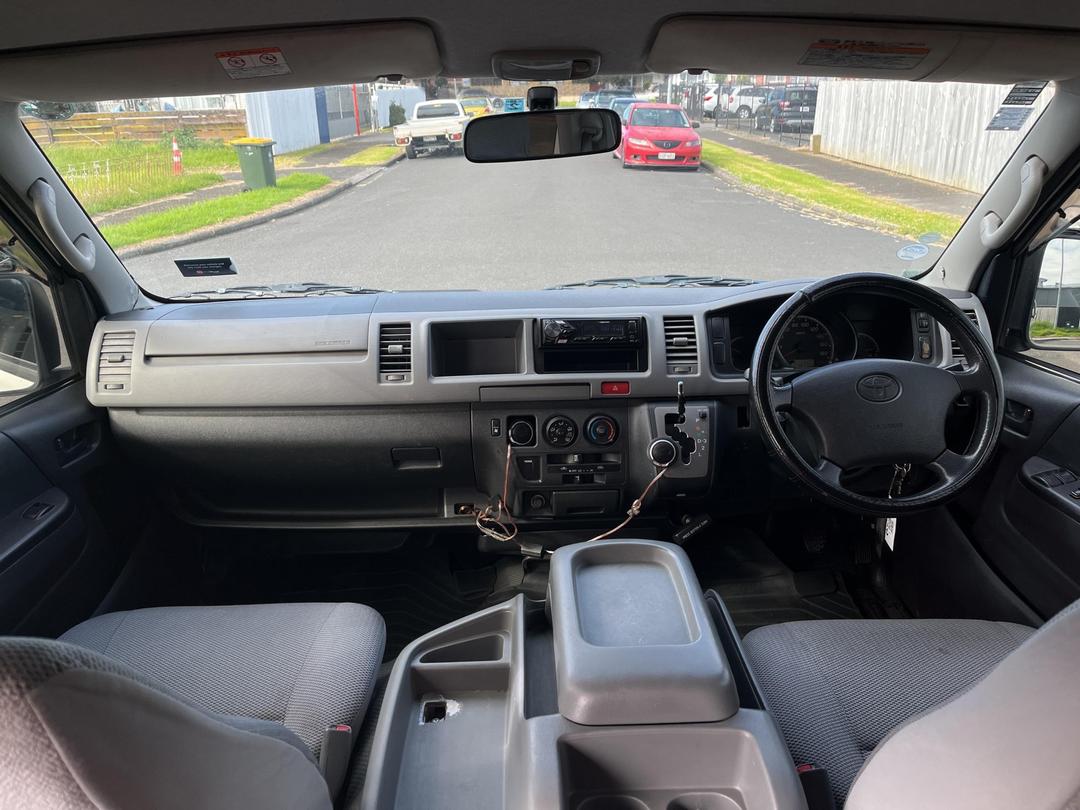 Photo '17' of Toyota Hiace