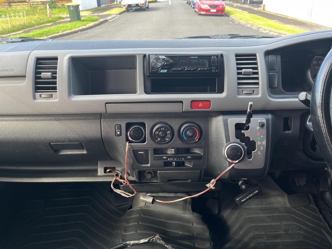 Photo '18' of Toyota Hiace