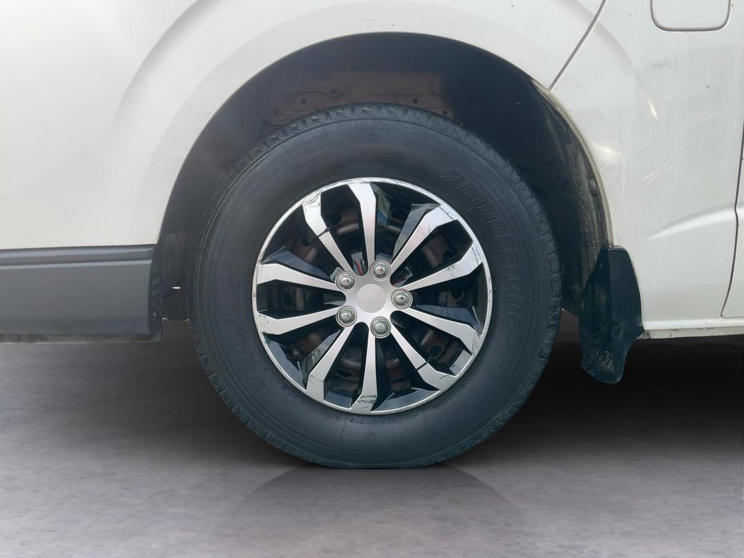 Photo '10' of Toyota Hiace