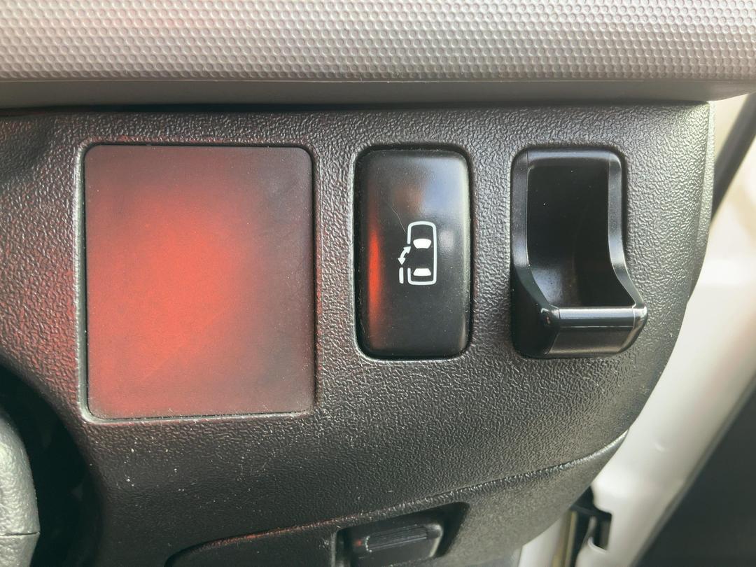 Photo '23' of Toyota Hiace