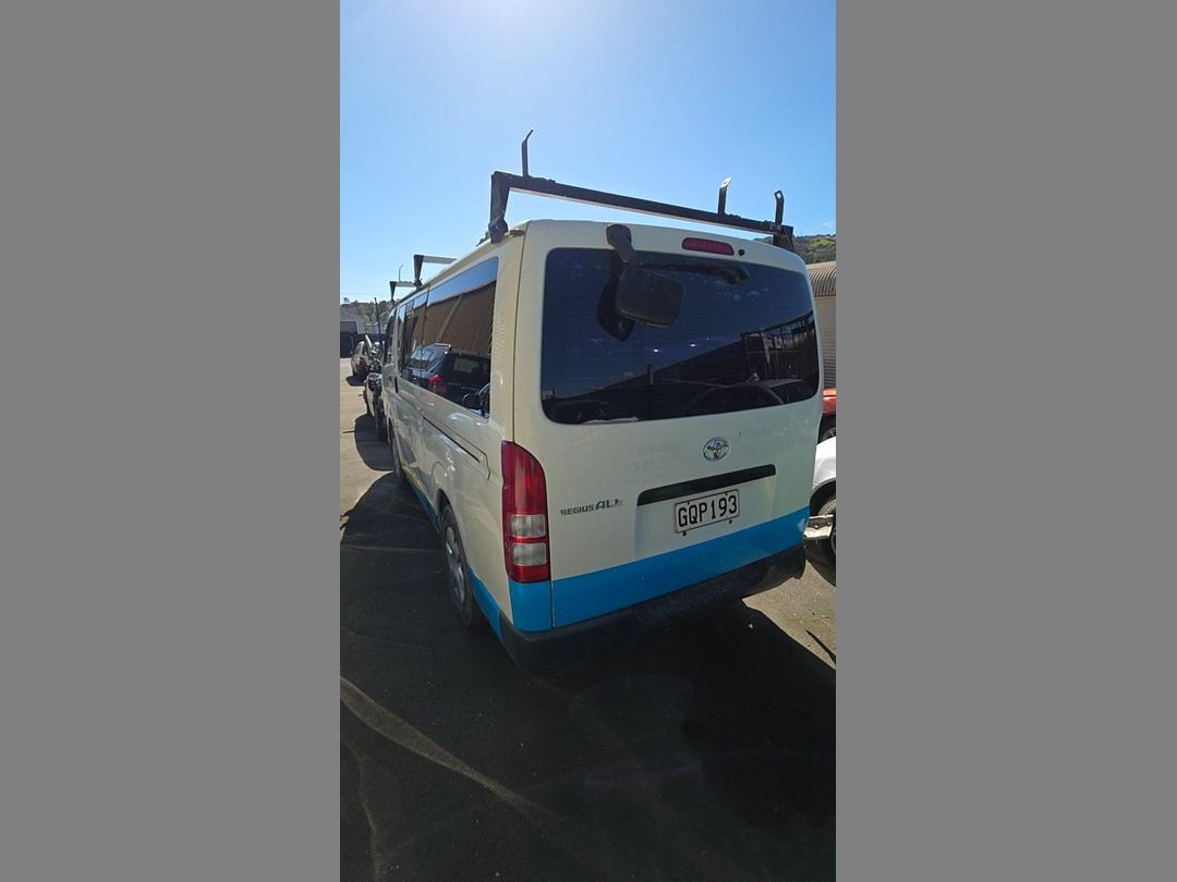 Photo '4' of Toyota Hiace Regius Photo '4' of Toyota Hiace Regius