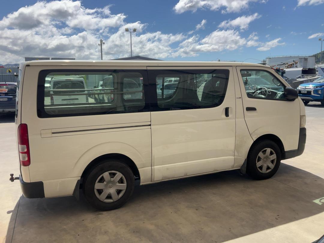 Photo '10' of Toyota Hiace Tdzl Photo '10' of Toyota Hiace Tdzl