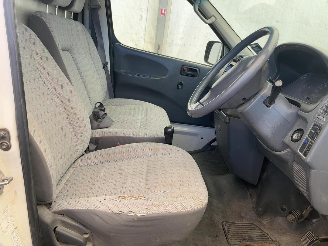Photo '13' of Toyota Hiace