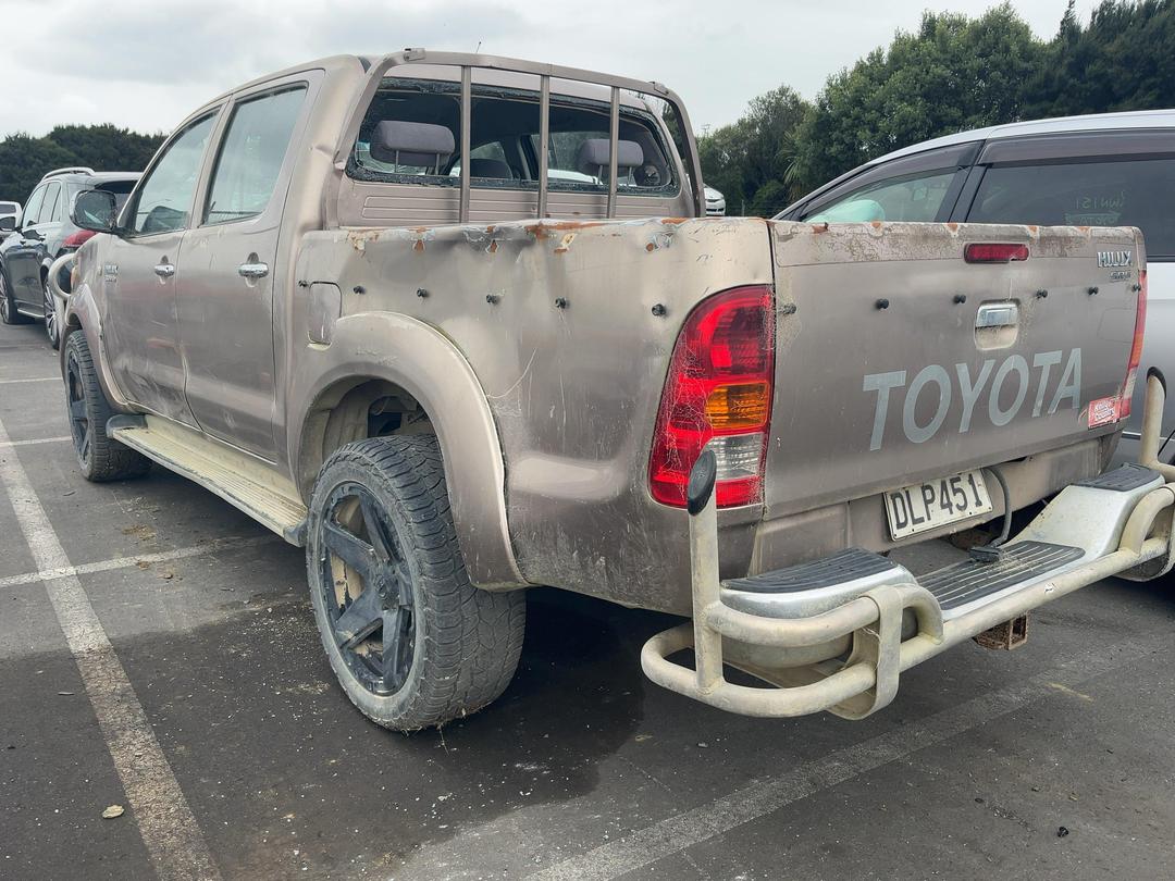 Photo '3' of Toyota Hilux TD SR5 DCU Photo '3' of Toyota Hilux TD SR5 DCU