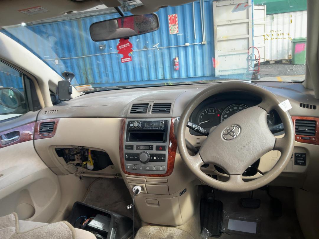 Photo '14' of Toyota Ipsum