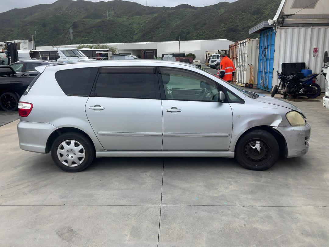 Photo '9' of Toyota Ipsum Photo '9' of Toyota Ipsum